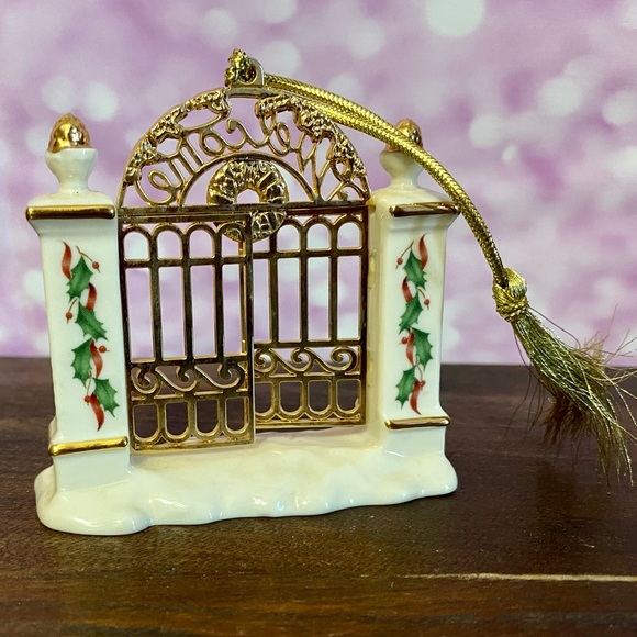 Lenox “New Home” ornament, very elegant addition to any tree - Picture 3 of 14